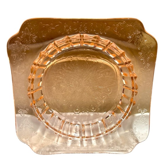 Vintage Jeanette Depression Glass dish in Adam pattern - Picture 2 of 6